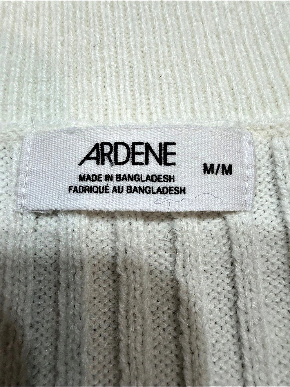 Ardene V-Neck Sweater in White Size Medium Like New - Picture 5 of 5
